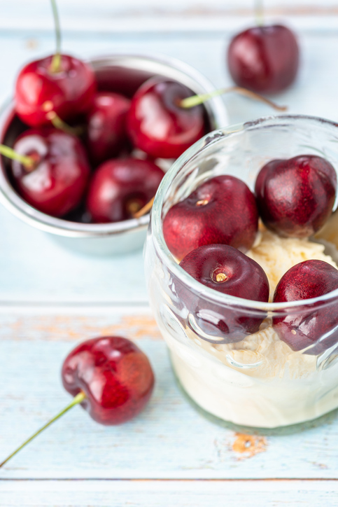 cerezas con nata