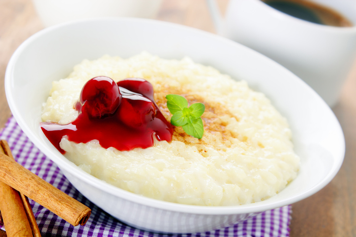 arroz con leche y frutos rojos