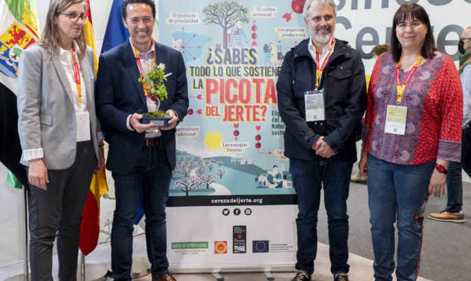 Premio Picota del Jerte 2022, Aquí la Tierra, Jacob Petrus