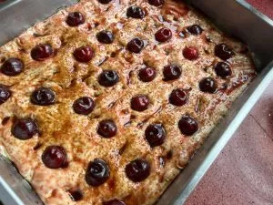 Focaccia de cerezas del Jerte