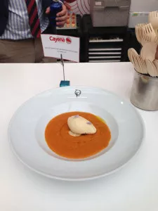 Foto: Diputación de Cáceres / Sopa de tomate con flan invertido de Torta del Casar