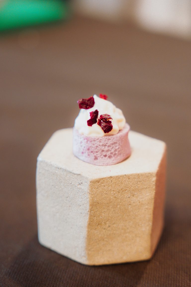 pavlova de cereza